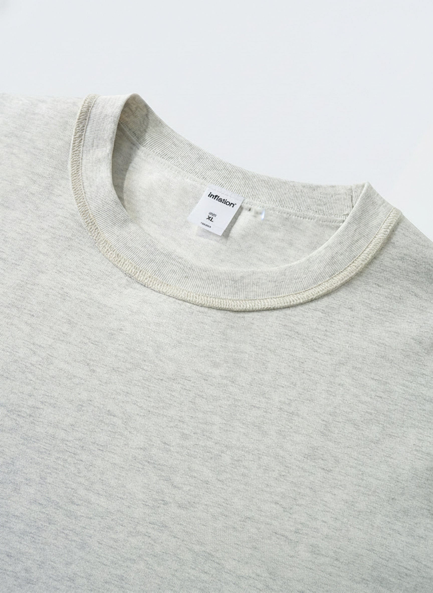 Heavyweight Rolled-Sleeve Graphic T-Shirt - Graphic T-shirt chest print detail