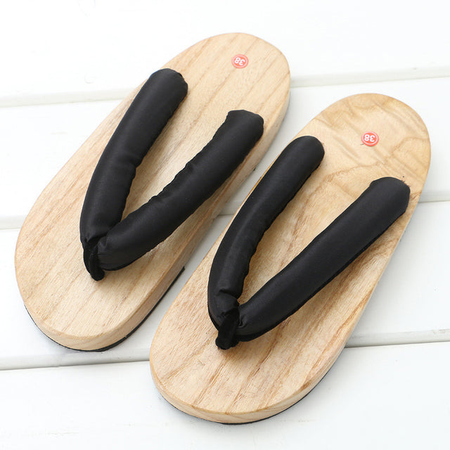 Black japanese flip flops