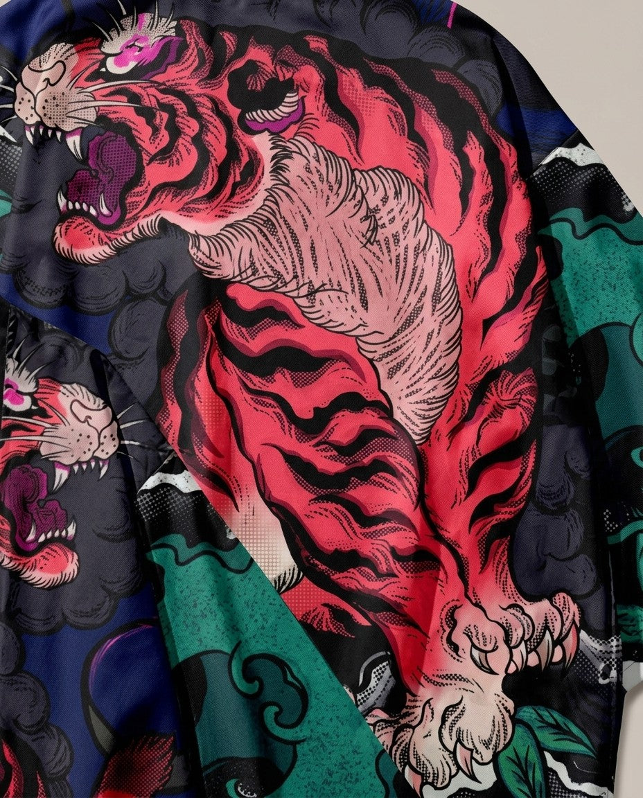 Tiger kimono for men, print close-up