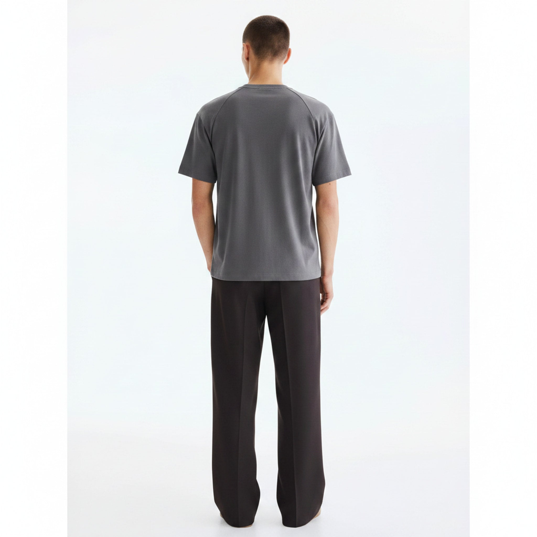 Quick-Dry Seamless T-Shirt on model - back view