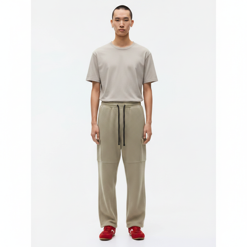 Cotton Pants Heavyweight Straight-Leg on model - front view