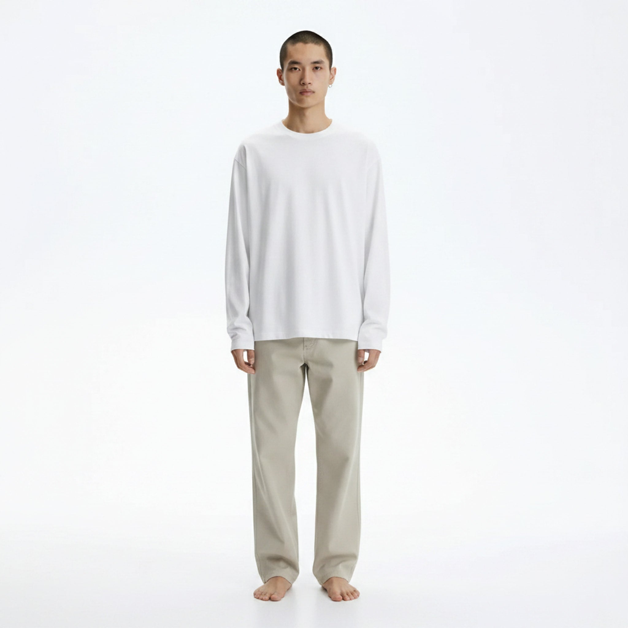 Long-Sleeve Cotton T-Shirt on model - White - front