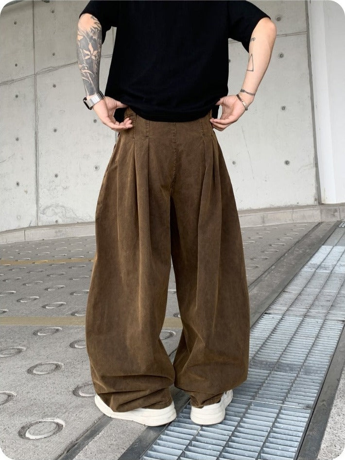 Back of the brown pleated balloon pants