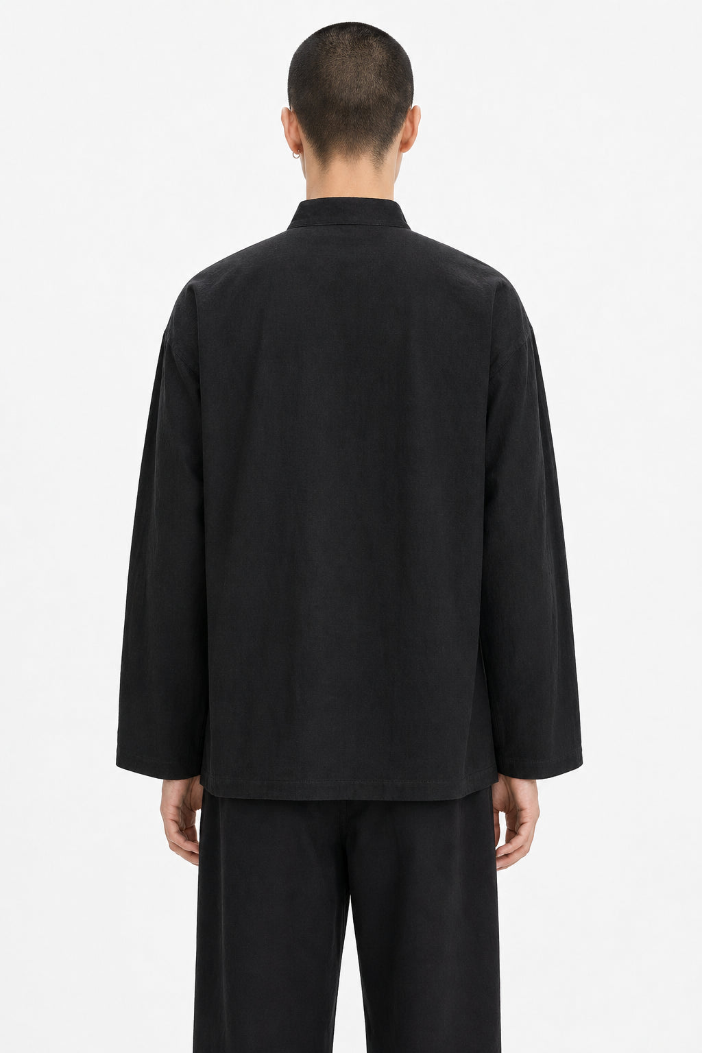Cotton-Linen Long Sleeve Shirt Jacket on model - Black - back