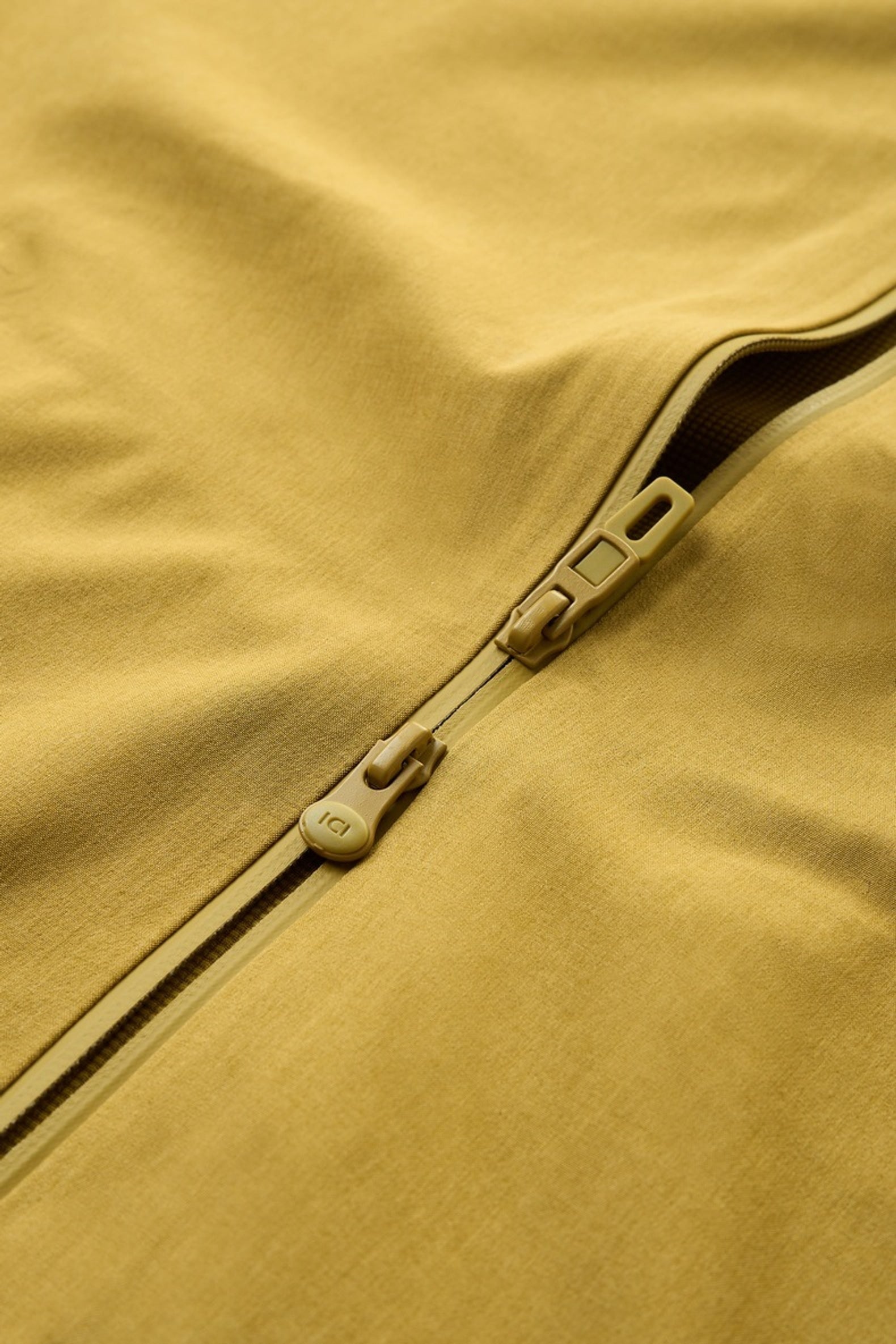 Lightweight Outdoor Softshell Jacket product detail