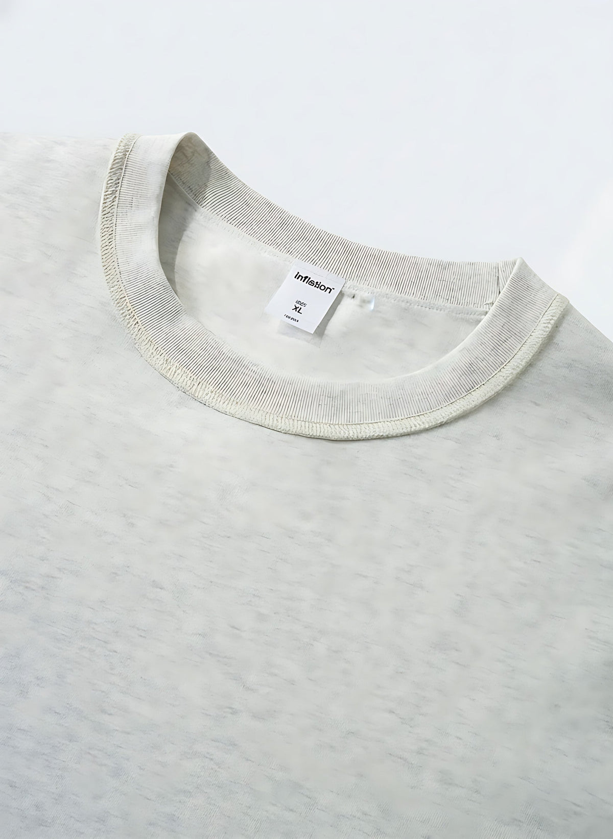 Heavyweight Rolled-Sleeve Graphic T-Shirt - Graphic T-shirt chest print detail