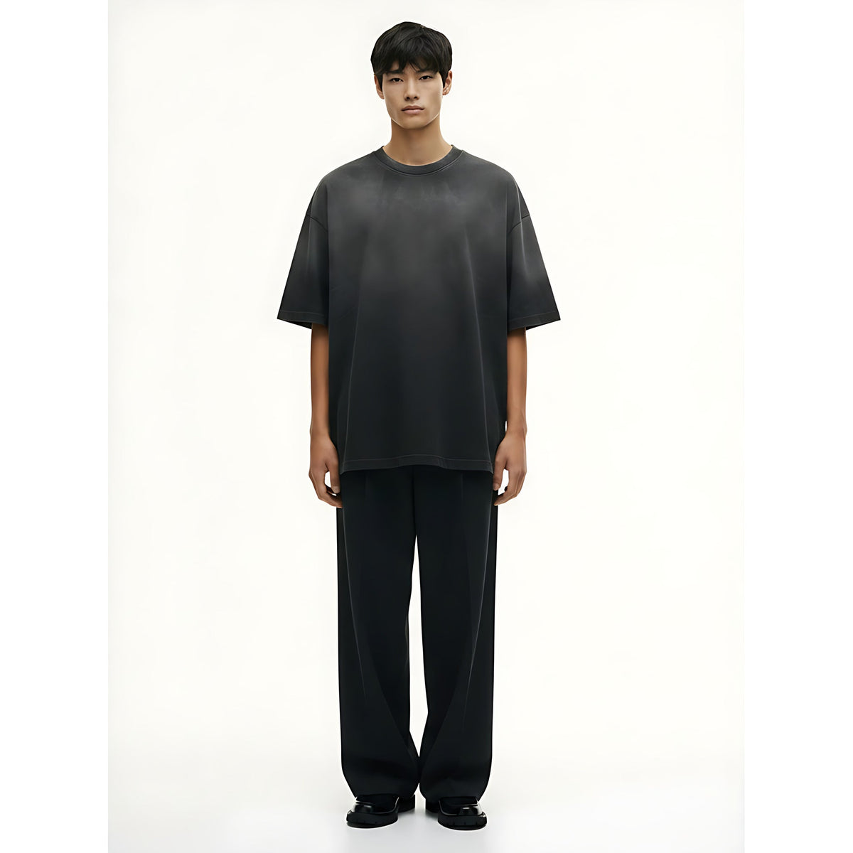 Dune T-Shirt on model - Oversize - front