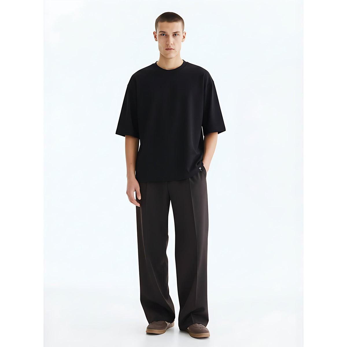 Outdoor Breathable Mesh T-Shirt Spring/Summer on model - Black - front