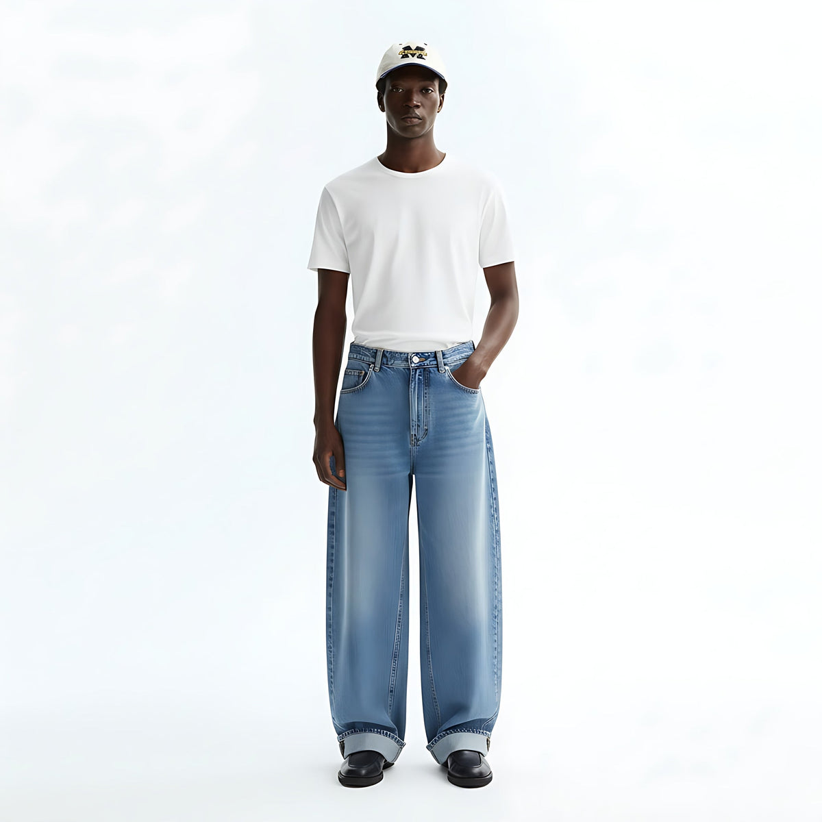 Relaxed Pants Cotton-Blend on model - Blue - front