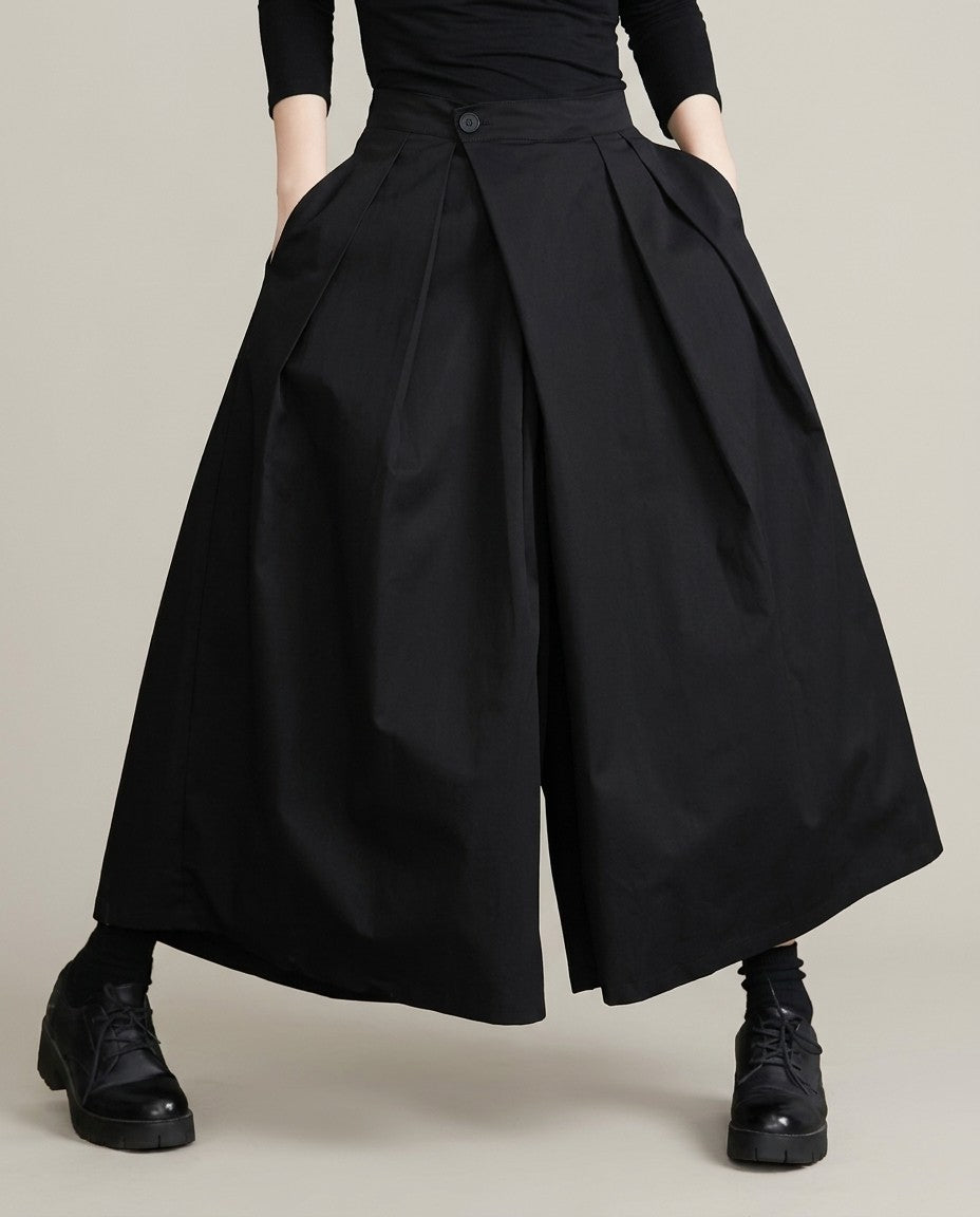 Women's hakama pants, black box-pleated wide leg, pleats
